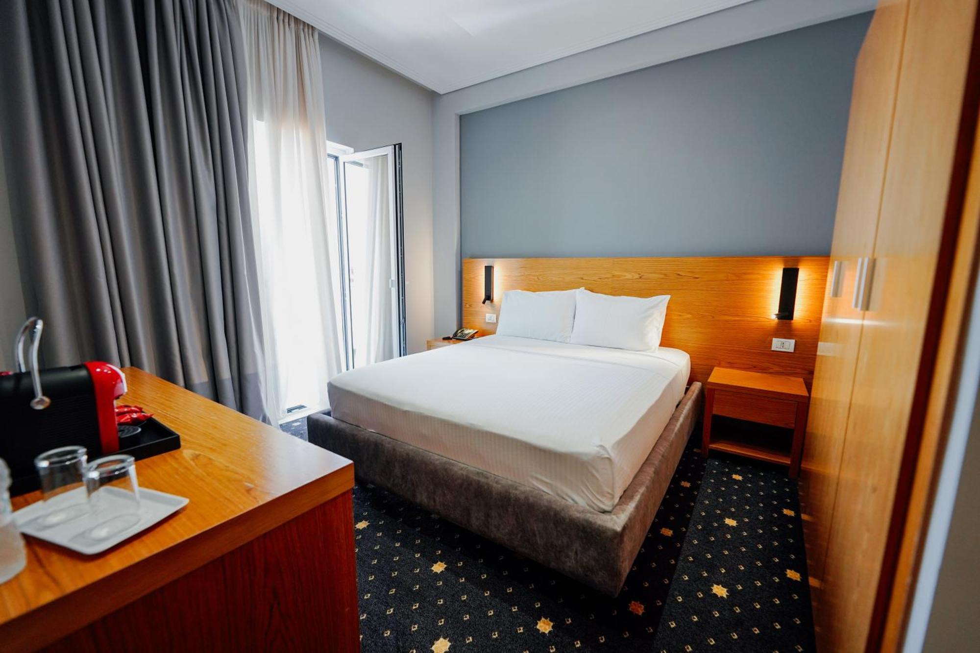 Hotel Agimi Sarande Bagian luar foto