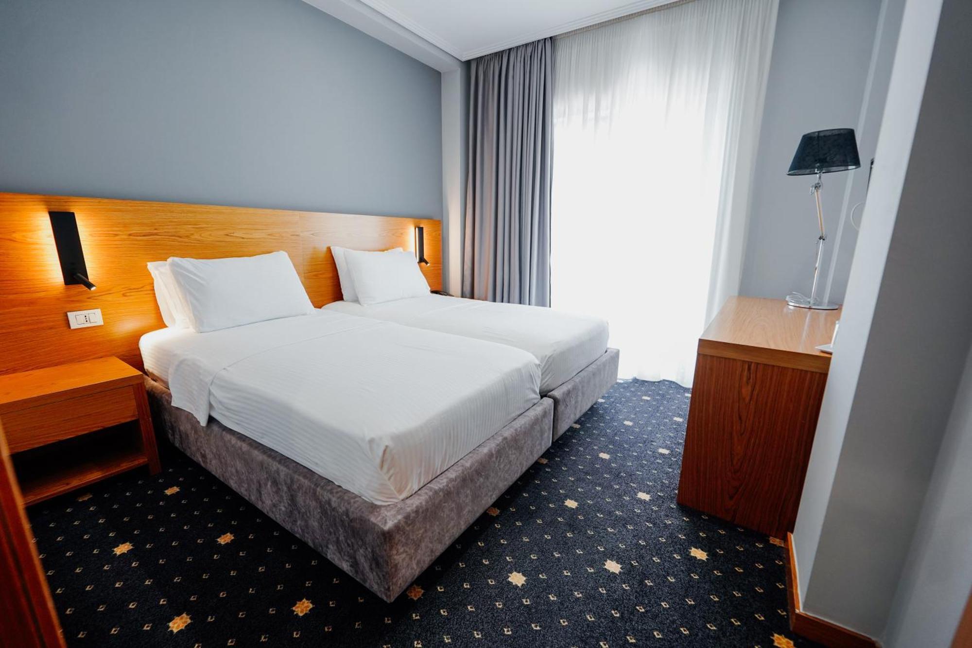 Hotel Agimi Sarande Bagian luar foto