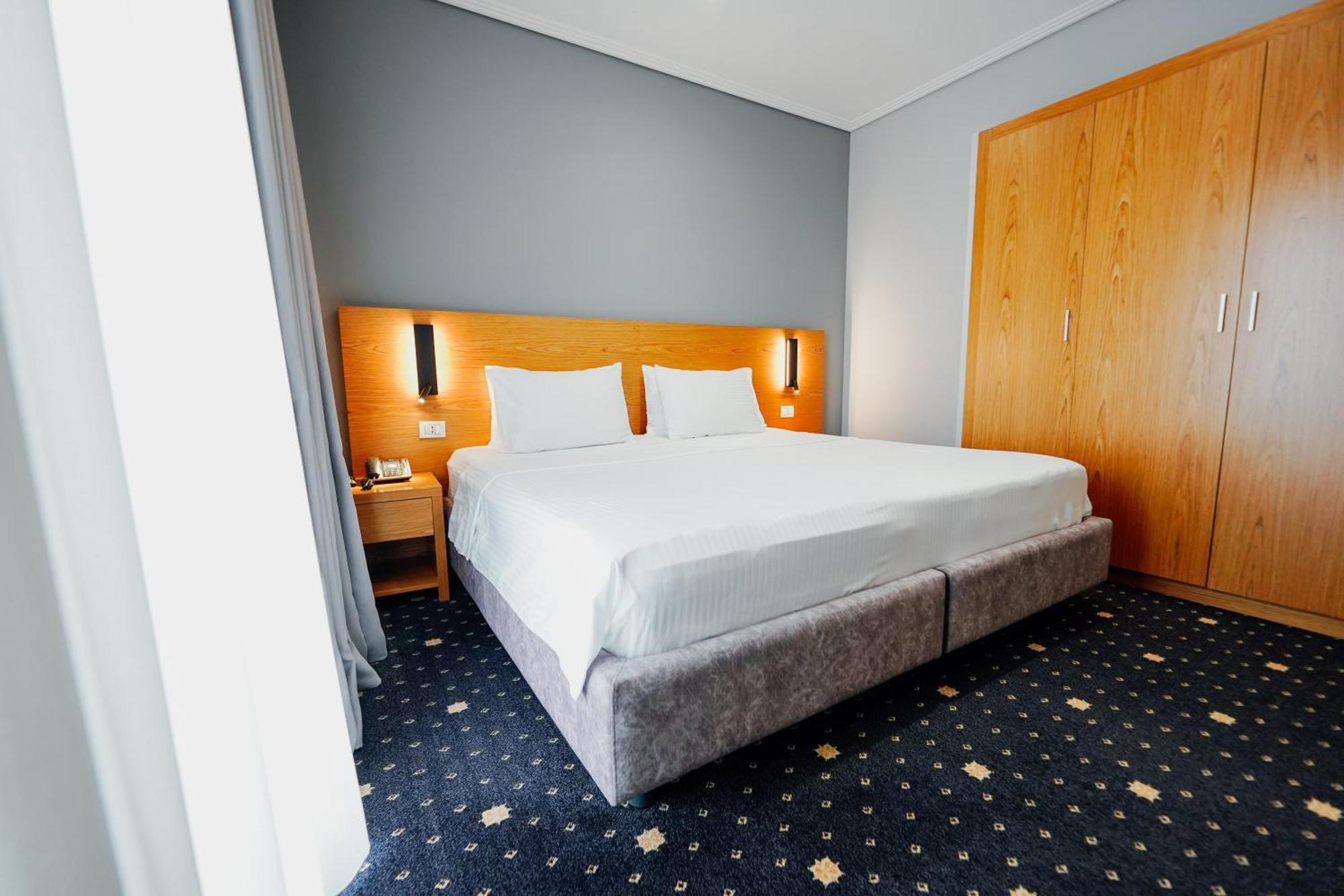 Hotel Agimi Sarande Bagian luar foto