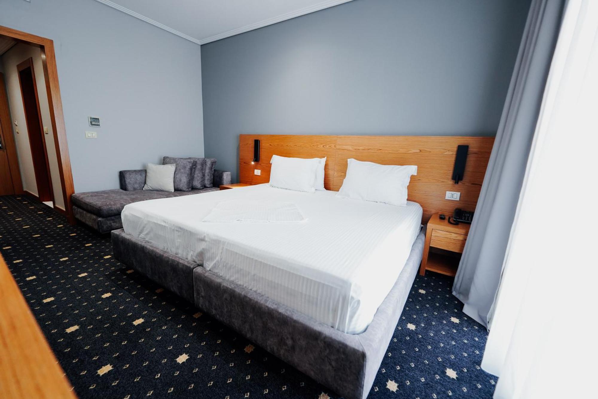 Hotel Agimi Sarande Bagian luar foto